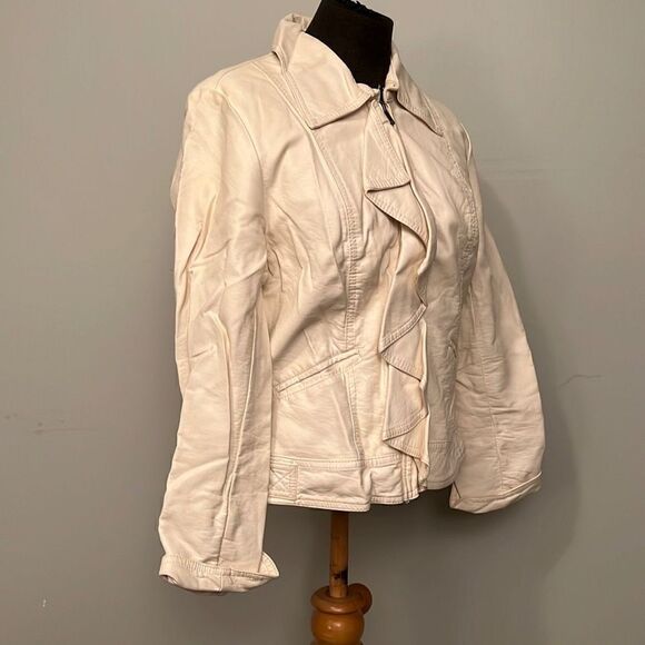 Candies Women's Cream Full Zip Ruffle Faux Leather Jacket - Picture 3 of 12
